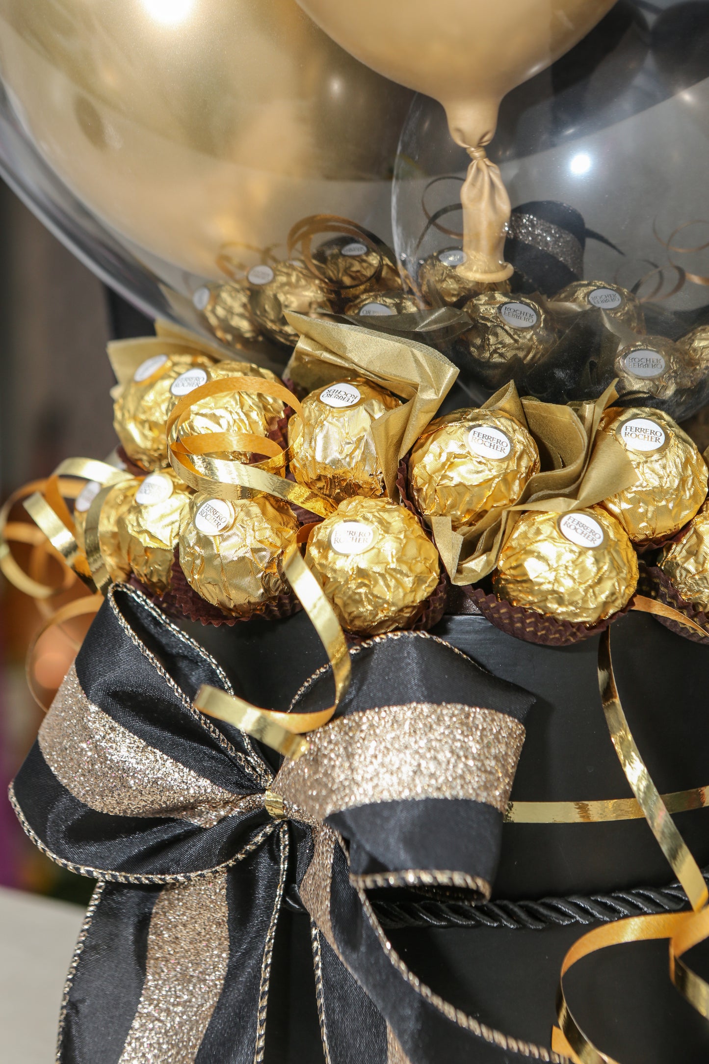 Personalised Luxury Balloon & Chocolate Gift Arrangement – Custom Message