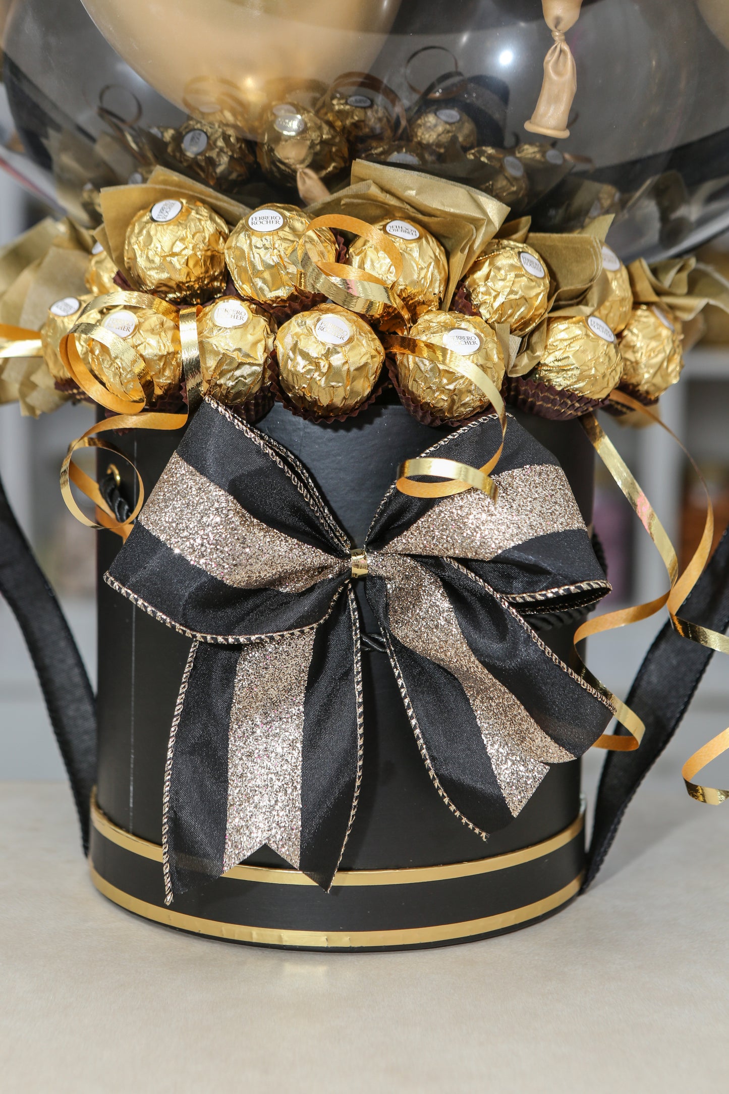 Personalised Luxury Balloon & Chocolate Gift Arrangement – Custom Message