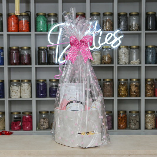 Luxury Scented Hamper with Candle, Room Spray, Snow Wax & Chocolates