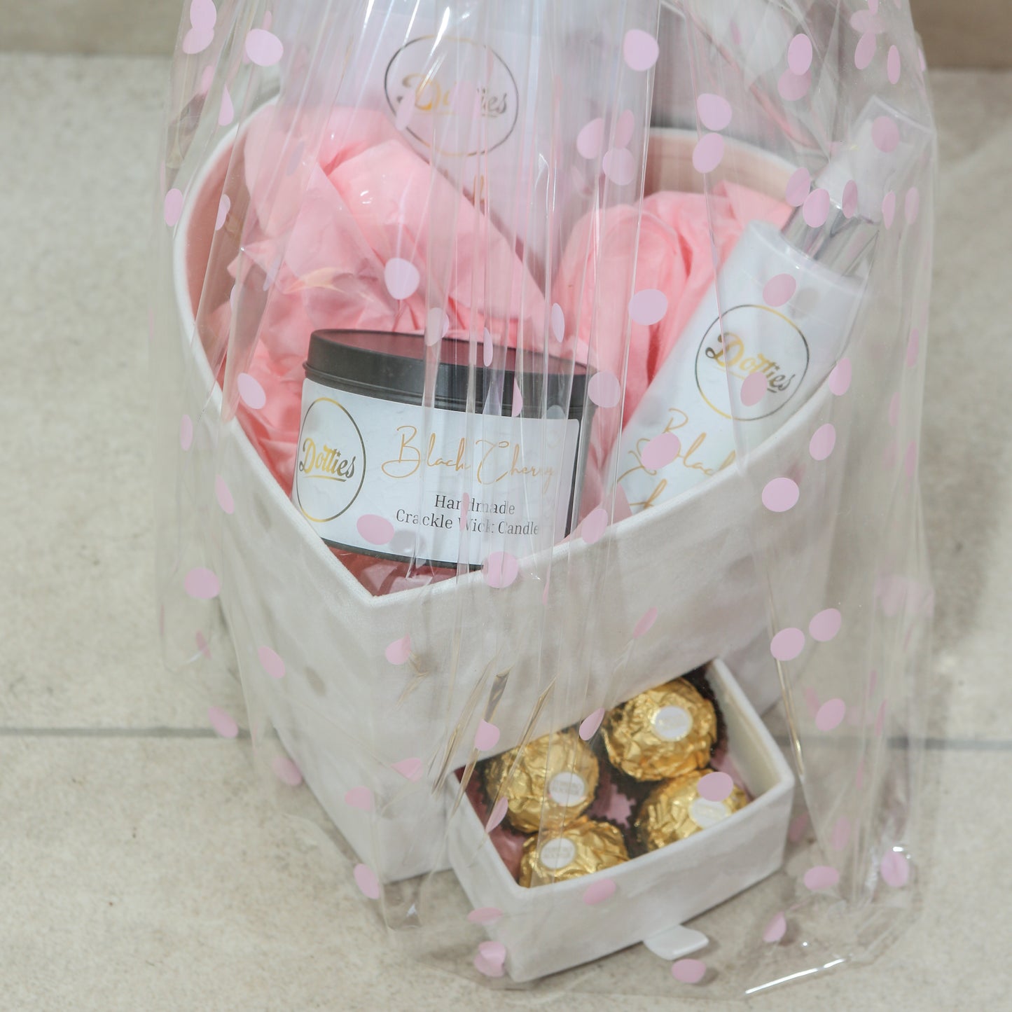 Luxury Scented Hamper with Candle, Room Spray, Snow Wax & Chocolates