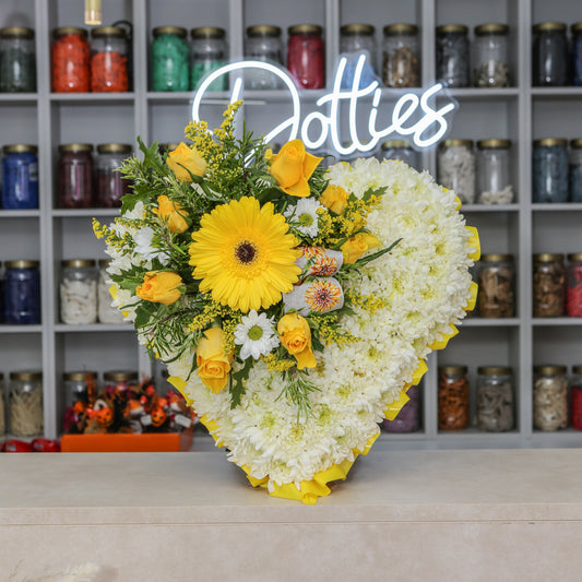 💛 Sunlit Heart Funeral Tribute – 15 Inch