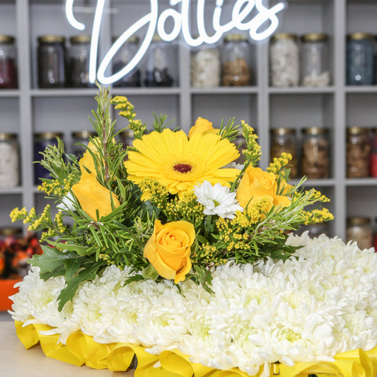 💛 Sunlit Heart Funeral Tribute – 15 Inch